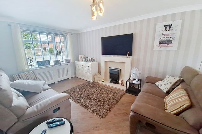 21 St. Benets Grove, King's Lynn photo 2