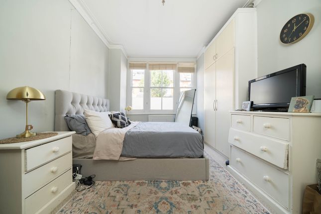 69b, Balvernie Grove, London photo 5