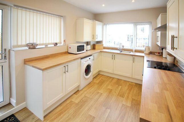 6, Wolsey Gardens, Leeds photo 4
