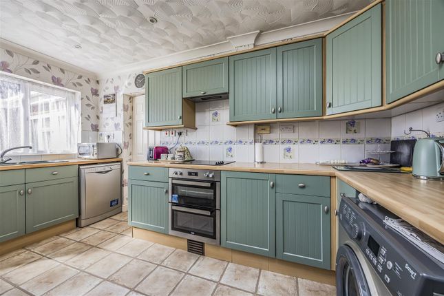 31, Morelands Road, Waterlooville photo 4