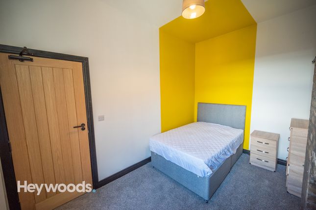 Room to rent in Birches Head Road, Hanley, Stoke-On-Trent