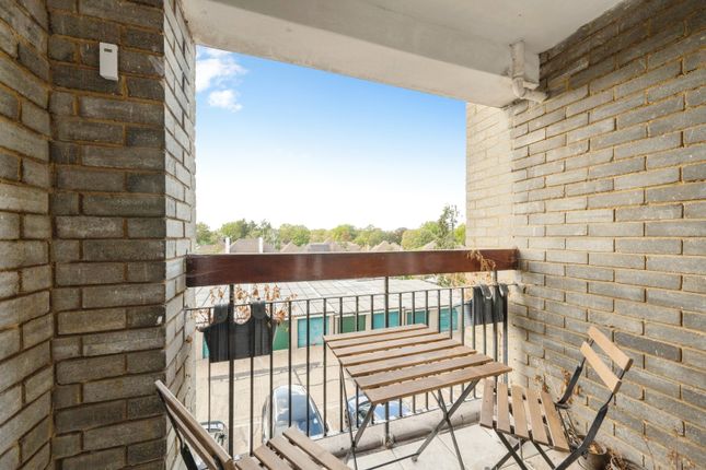 Bonchurch Close, Sutton photo 4