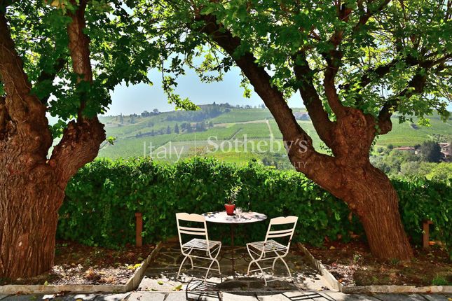 Villa for sale in Via Ripe, Calosso, Piemonte