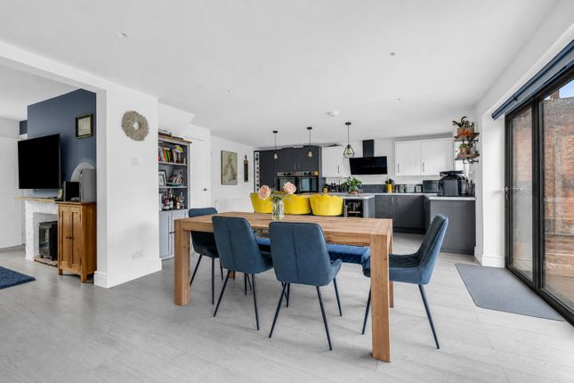 11, Harwood Hill, Welwyn Garden City photo 4