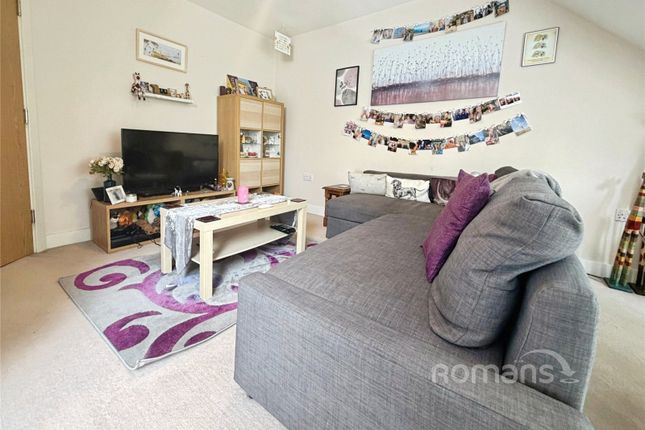 Flat 9, Doveton House, Frimley photo 3