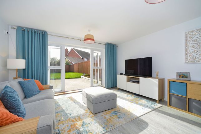 1 Pelham Drive, Cranleigh photo 2