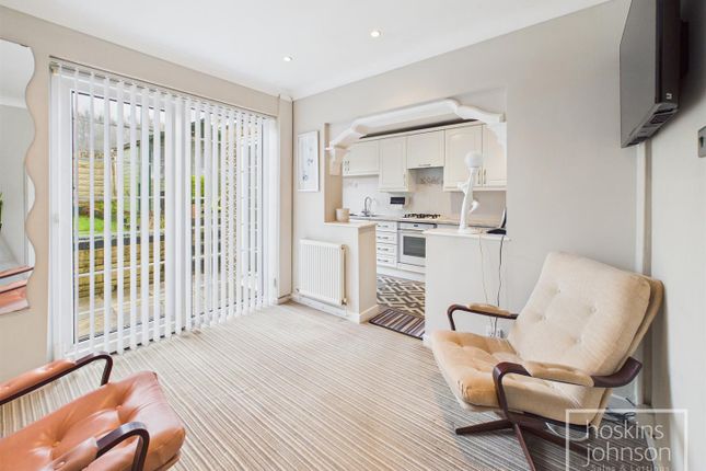 31, Greenfield Avenue, Pontypridd photo 3