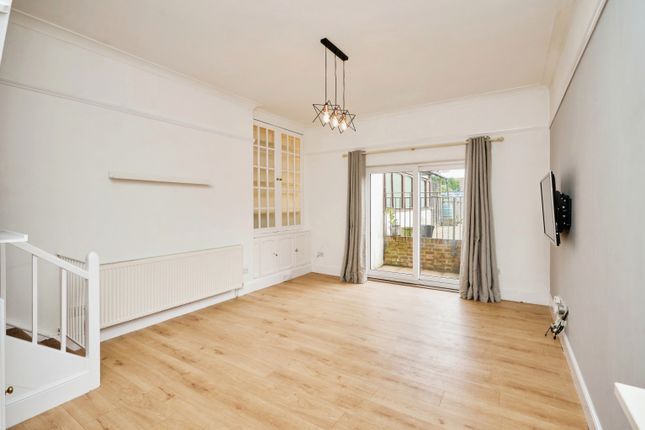 Flat 5, Culham Lodge Apartments, 31 Landguard Manor Road photo 4