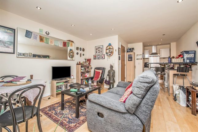 Flat 16, Bonaire, Gotts Road, Leeds photo 4