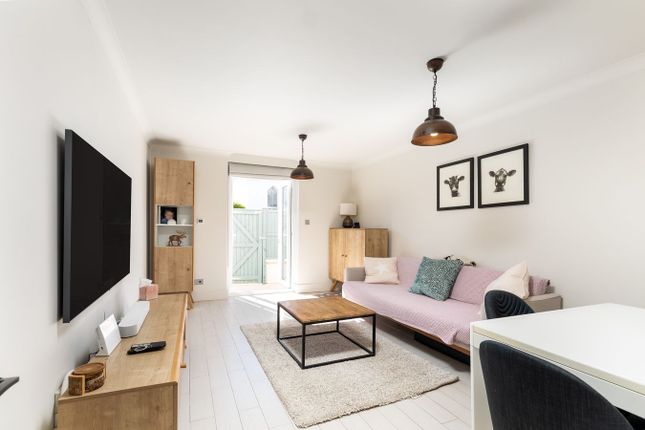Flat 2, Tower Gardens, Le Mont Cochon, St Helier photo 3