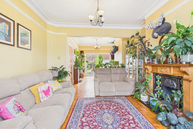 69 Ings Road, Hull, East Riding Of Yorkshire photo 3
