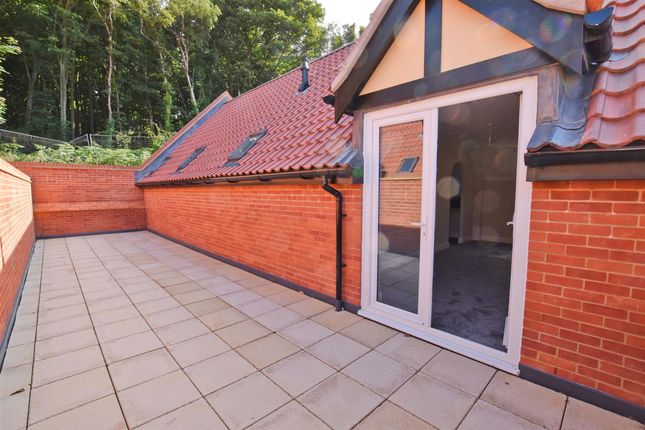 61 Randall Crescent, Cromer photo 4