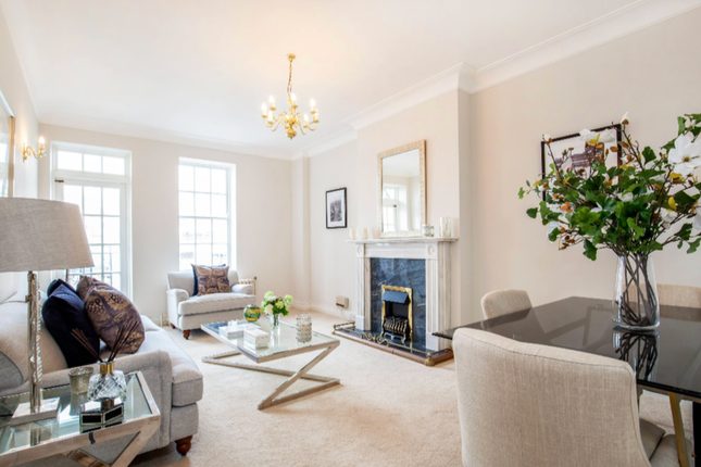 2-bed flat on St. Johns Wood Court, St. Johns Wood Road, London, £815,000
