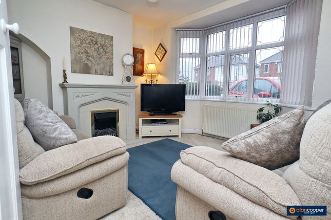 10 Olton Place, Nuneaton, Warwickshire photo 2
