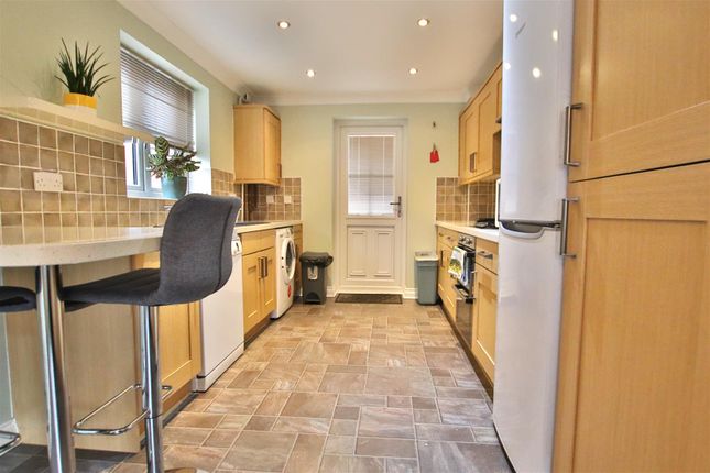 18, Redwing Close, Tewkesbury photo 2