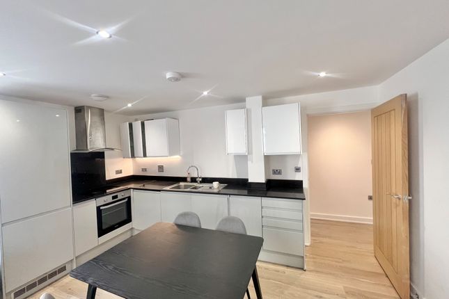 2-bed flat on 20, Birmingham, £1,100/mo
