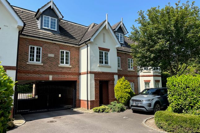 Thumbnail Flat for sale in Eastcote Place, Ascot