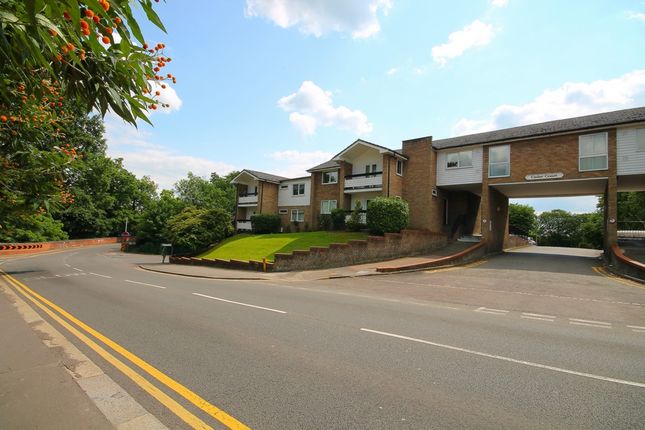 Thumbnail Flat to rent in Station Road, Epping