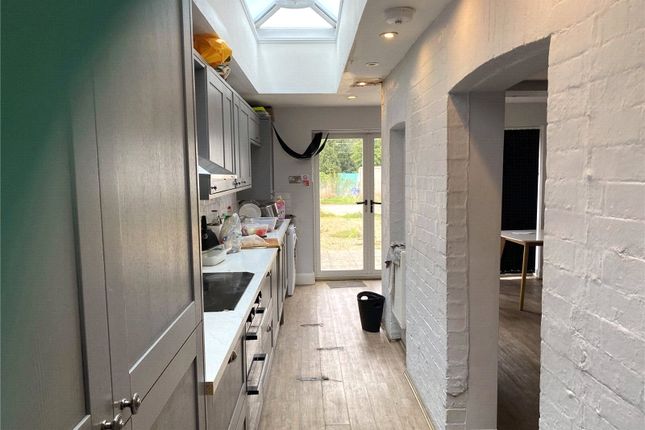 Room 5, 37, Camden Road, Somerset photo 3