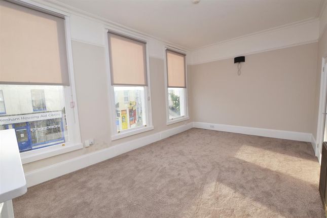 Flat to rent in Prestbury Road, Cheltenham