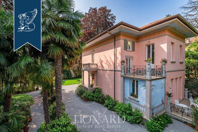 Villa for sale in Albavilla, Como, Lombardia