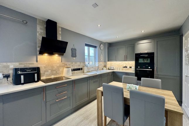 46 North Fields, STURMINSTER NEWTON photo 3