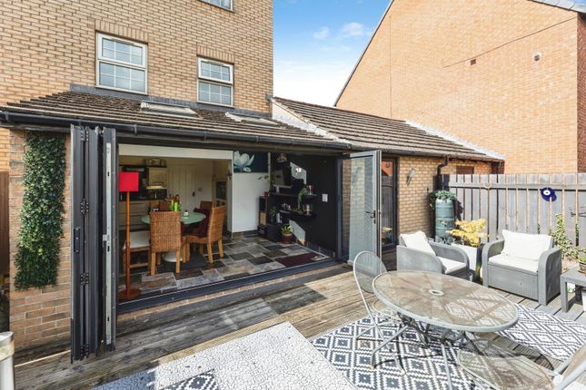 2, Bretton Close, Barnsley photo 3