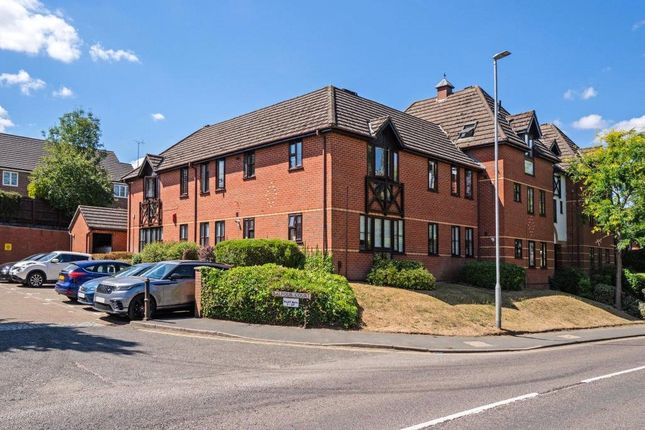 Thumbnail Flat to rent in Balfour Court, Station Road, Harpenden, Hertfordshire
