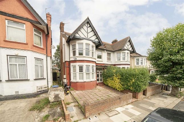 Flat for sale in Prout Grove, London