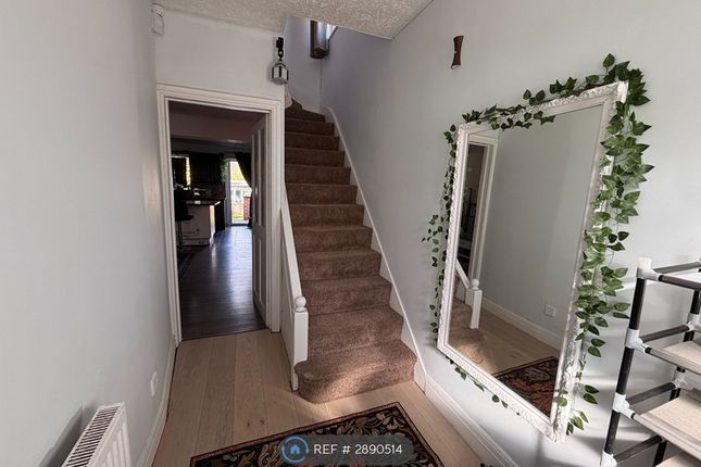 Willow Way, Luton photo 2