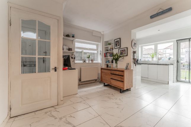 120 Brixham Road, Welling, Kent photo 4