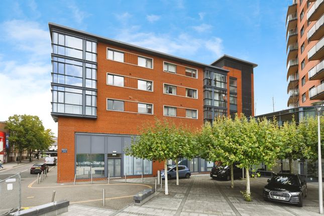 1-bed flat on Flat 20, Wells Crescent, Marconi Plaza, Chelmsford, £170,000