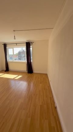 +44 7778 130962, Streatfield Road, Kenton photo 5