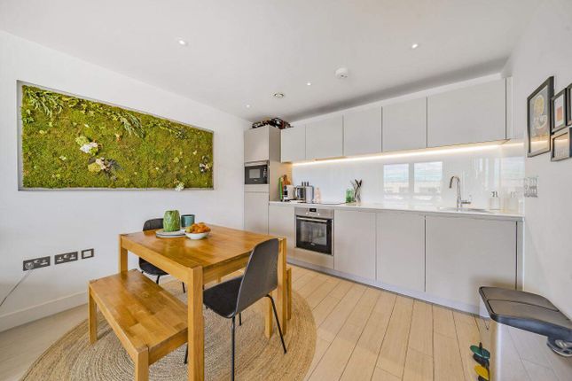 Flat for sale in Canalside Square, London