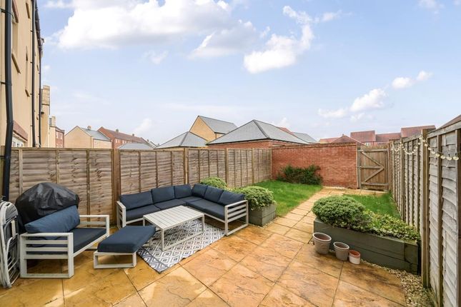 Terraced house for sale in Bicester, Oxfordshire