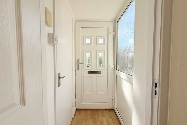 46, Westminster Way, Dukinfield photo 2