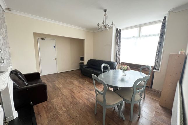 Room 5, 77, Ladysmith Road, Grimsby photo 5