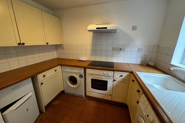 38, Denbeck Wood, Swindon photo 2
