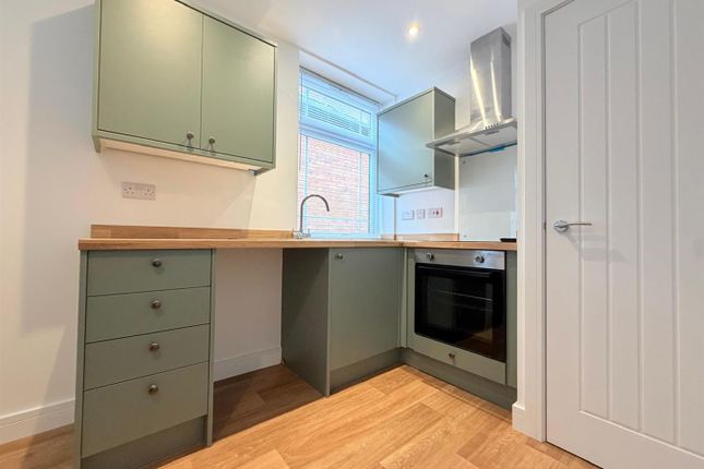 Flat 3, The Church, New Cut, Cullompton photo 4