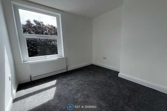 Victoria St, Birstall, Batley photo 5