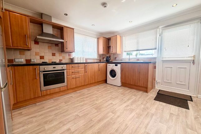 18, Crowhill Crescent, Airdrie photo 3