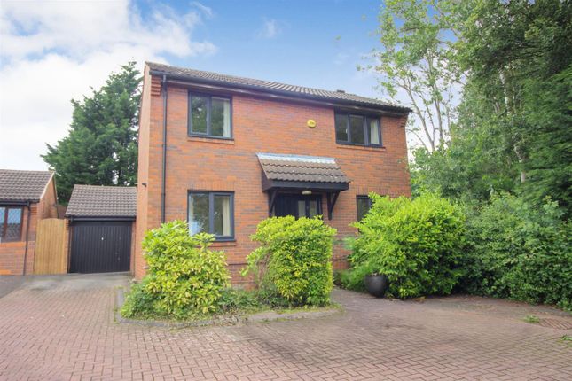 Thumbnail Detached house for sale in Hertford Close, Leeds