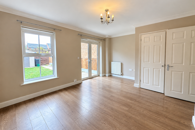 5, Plymouth Road, Grays photo 2