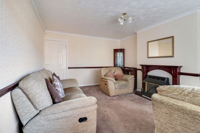 212, TOWNGATE, OSSETT photo 3