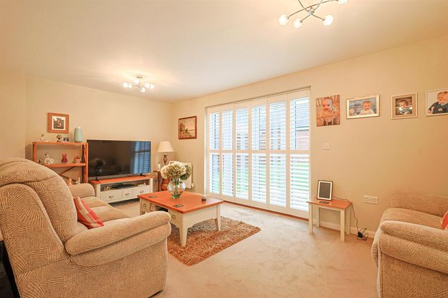 55, Christmas Tree Crescent, Hockley photo 3