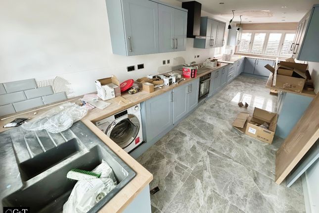 18 Brookbank Road, Dudley photo 3