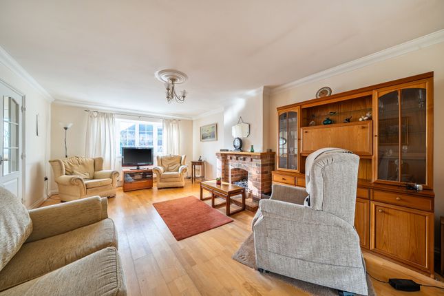 The Crescent Bungalow,, The Crescent, Rickmansworth photo 4