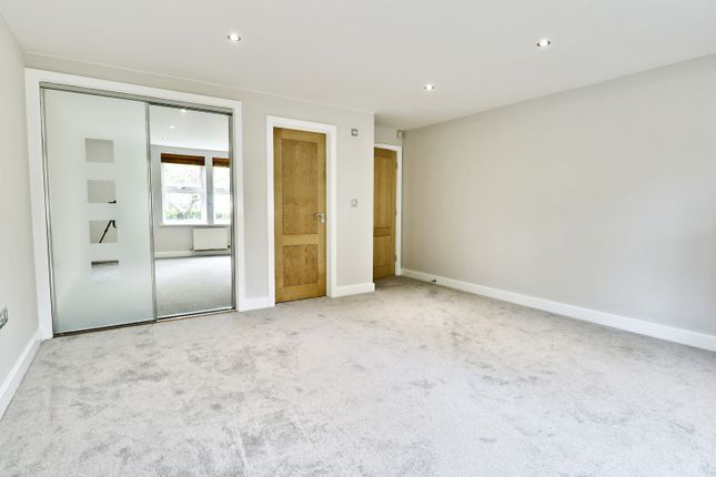 Flat to rent in Lansdowne Road, Bromley