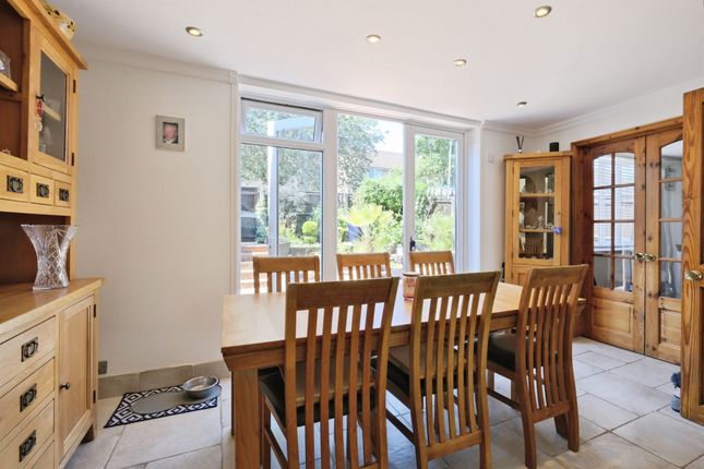 8, Hood Close, Andover photo 4