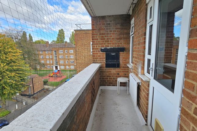 Glazebrook Close, London photo 4